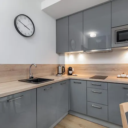 Charming 1-bedroom By Renters Kolobrzeg