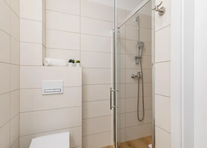 Charming 1-bedroom By Renters Kołobrzeg